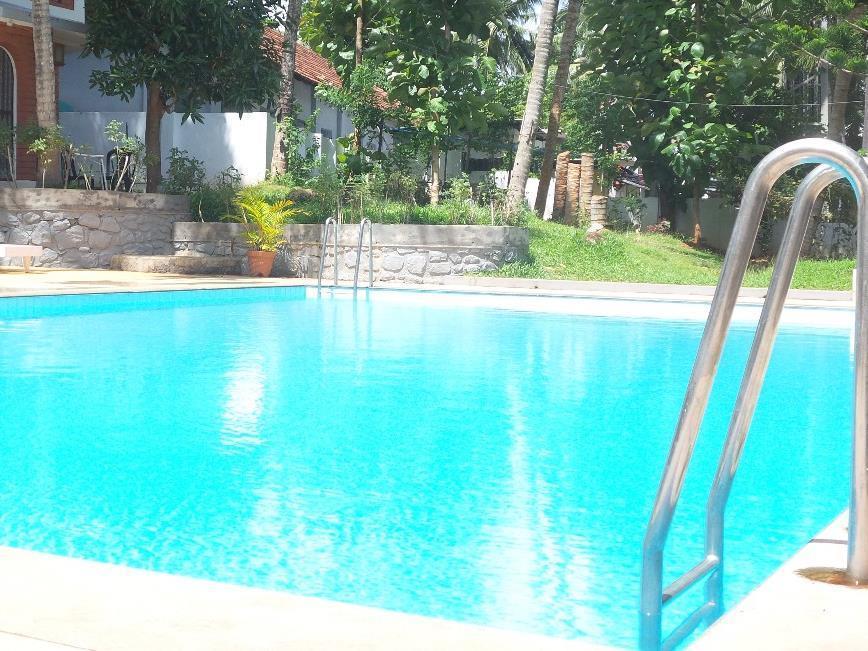 Raja Hotel Kovalam Ngoại thất bức ảnh