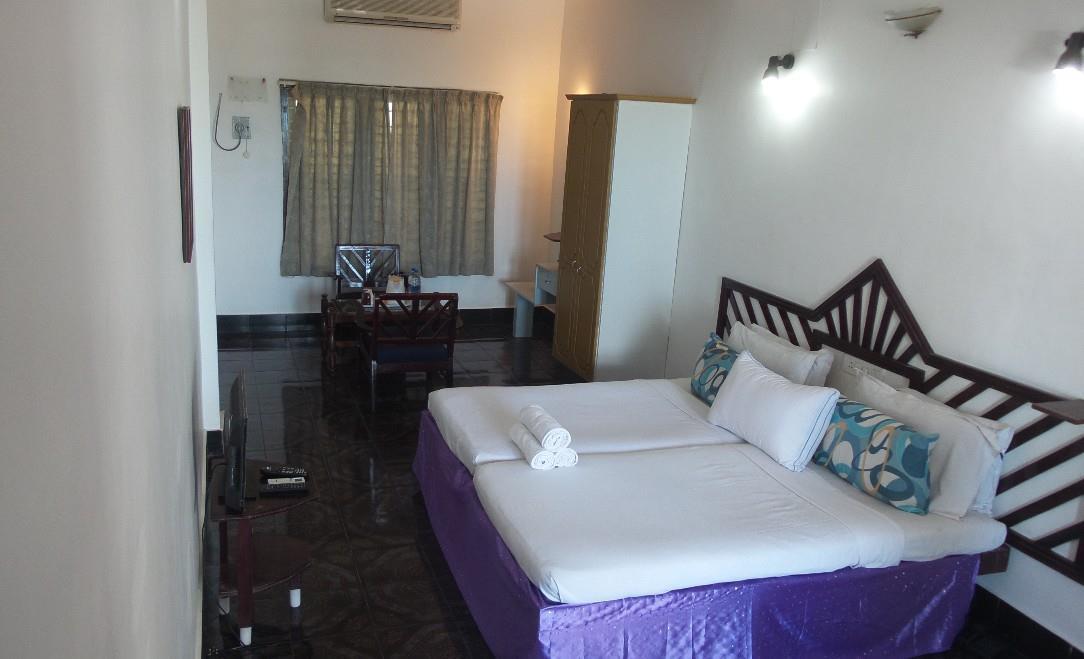 Raja Hotel Kovalam Ngoại thất bức ảnh