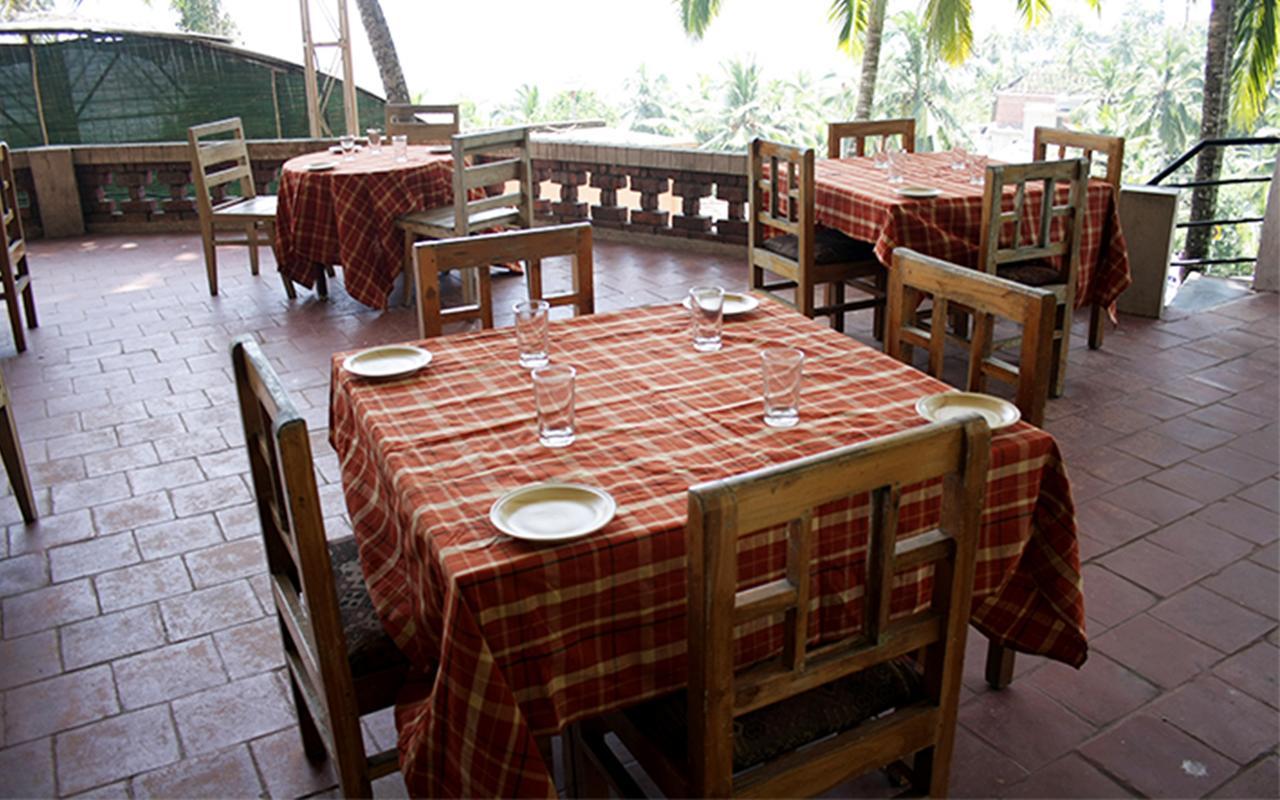 Raja Hotel Kovalam Ngoại thất bức ảnh