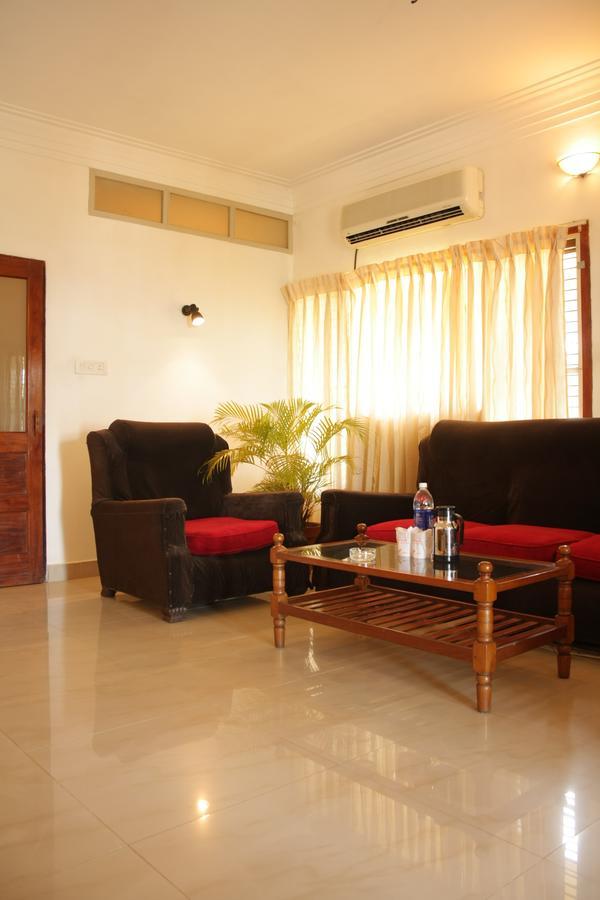 Raja Hotel Kovalam Ngoại thất bức ảnh