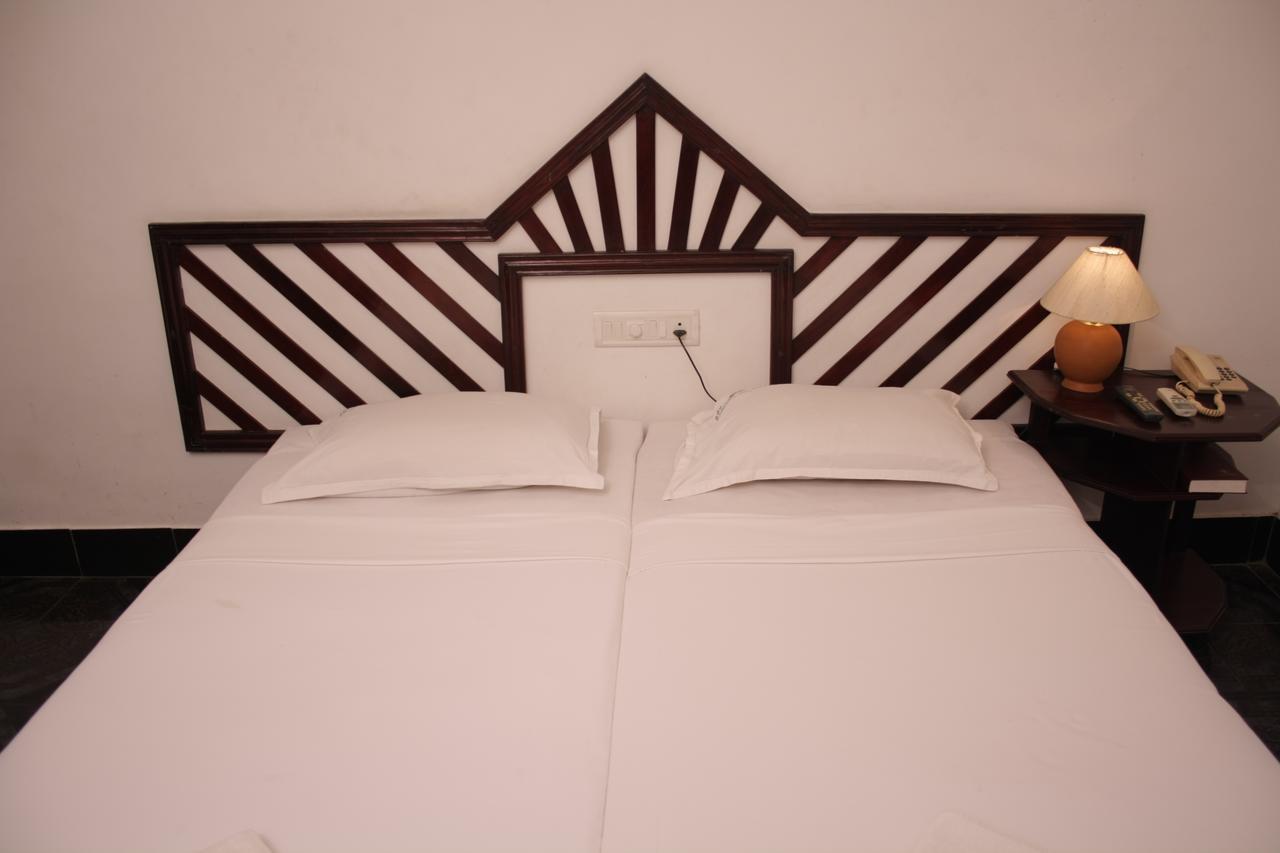 Raja Hotel Kovalam Ngoại thất bức ảnh